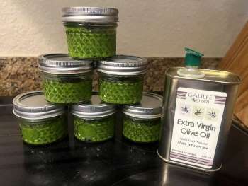 Green Schug - Skhug in mason jars